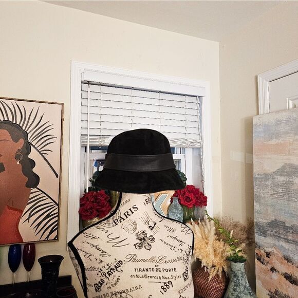 VTG Danier Genuine Suede Unisex Leather Bucket Style Hat. - Picture 13 of 15